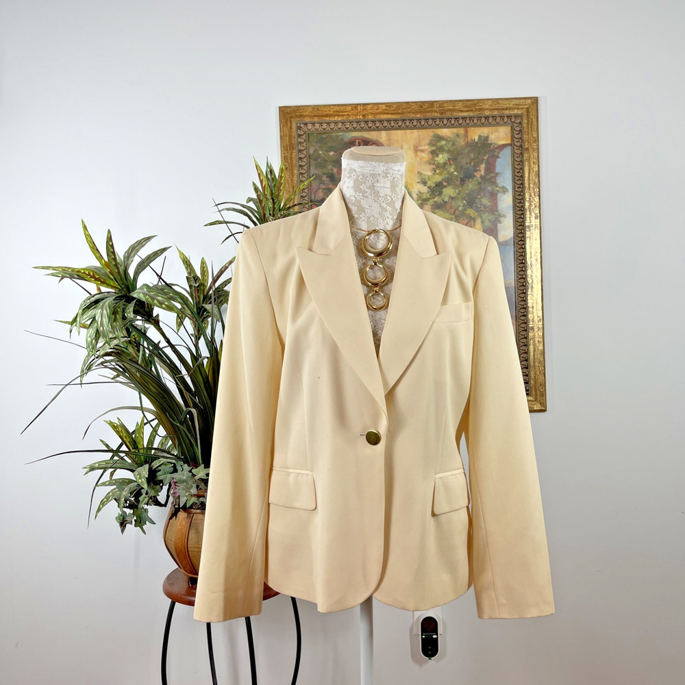 Harve Benard Womens Blazer Size 10 Ivory 100% Wool Gold Button Career Jacket